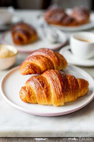 6 Delicious Snack Ideas to Enjoy Alongside Your Evening Coffee
