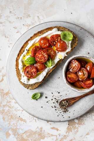 5 Anti-Ageing Foods For Youthful Looks

