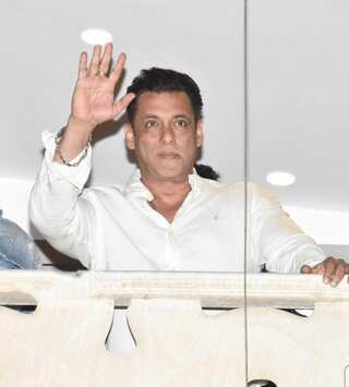 Gunshots fired outside Salman Khan's house: Key Points

