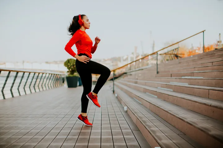 6 Benefits of Walking Backwards