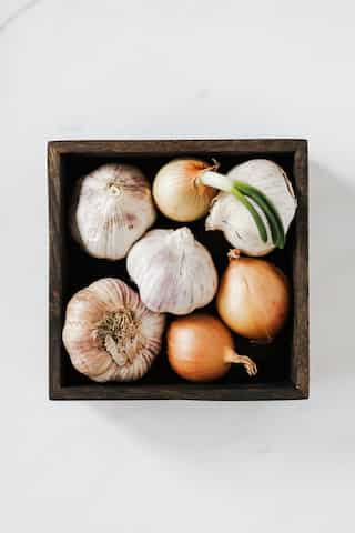 5 Reasons Why Ayurveda Recommends a No Garlic, No Onion Diet