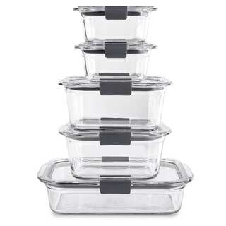 6 Health Hazards Of Using Plastic In Your Kitchen