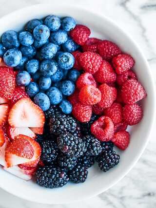 5 Low Sugar Fruits That Aid in Weight Loss