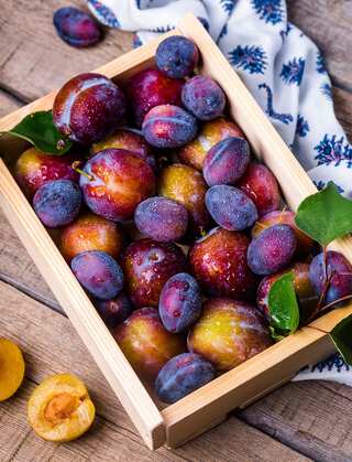7 Fruits Which Help Maintain Glowing Skin In Summer 