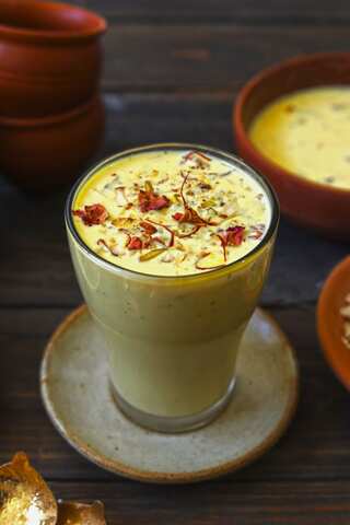 5-Minute Thandai Recipe to Beat the Summer Heat