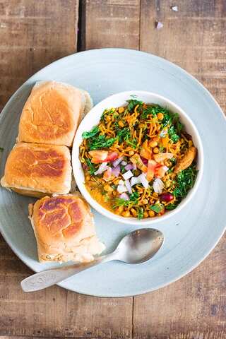 5 Famous and Healthy Maharashtrian Snack

