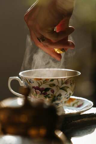 5 Reasons to Drink Chamomile Tea