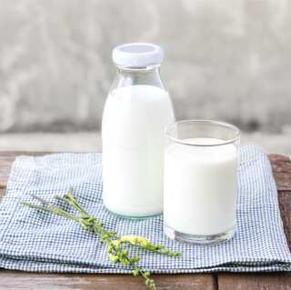 5 health benefits of having warm milk before bed