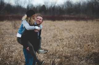 What is Benching? Latest Gen-Z Dating Trend