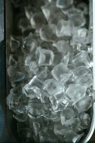 7 Benefits of Using Ice on Your Face