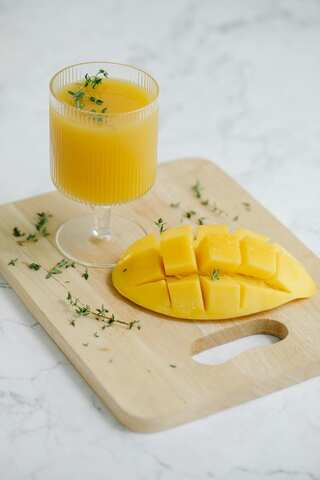5 Easy Steps to Make Refreshing Aamras at Home