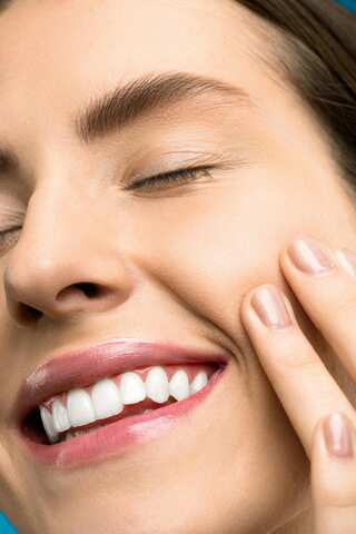 5 Herbs That Help Whiten Teeth