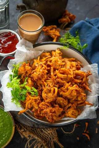 5 Indian Snacks Perfect to Enjoy Monsoon Season