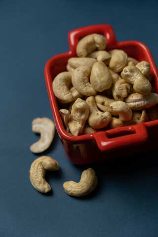 Can Eating 4 Cashews Daily Help in Losing Weight?
