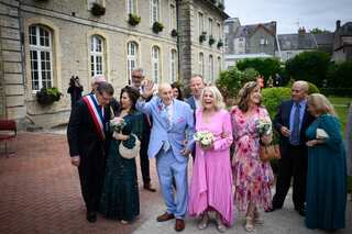 100-Year-Old World War Veteran Marries 96-Year-Old Sweetheart
