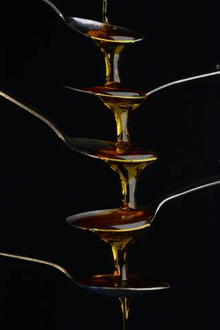 5 Ultimate Benefits of Eating Honey Dipped Kalonji Seeds