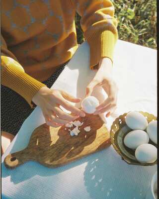 5 Easy Ways To Peel Hard-Boiled Eggs