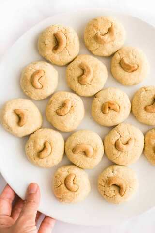 5 Easy Steps to Make Delicious Cashew Nut Cookies
