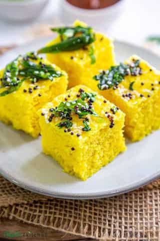 Shed Weight with These 5 Indian Monsoon Snacks
