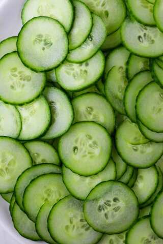 5 Benefits of Consuming Cucumber Seeds
