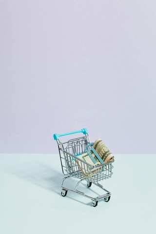 7 Practical Tips for Saving Money in Your 20s