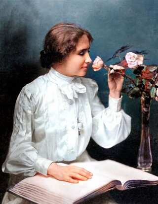 5 Inspiring Quotes by Helen Keller

