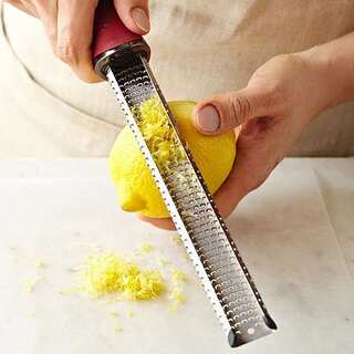5 Interesting Ways to Add Lemon Zest to Your Dishes
