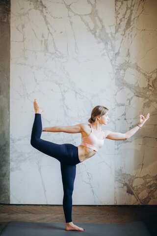 6 Yoga Poses to Start Your Day Energised
