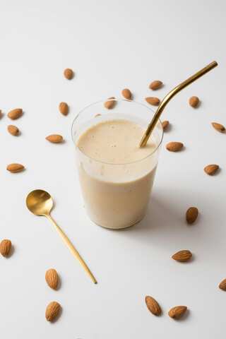 How to Make Almond Milk at Home in 5 Easy Steps
