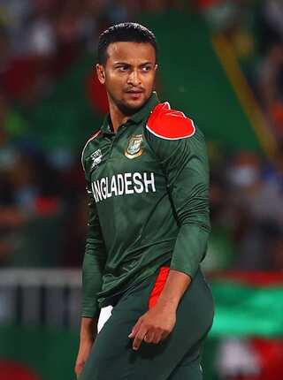 6 Remarkable International Cricket Bowling Records