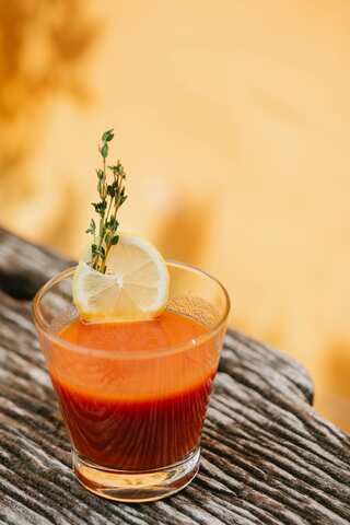 6 Benefits of Drinking Tomato Juice Daily