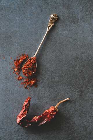 4 Steps To Make Chilli Flakes At Home