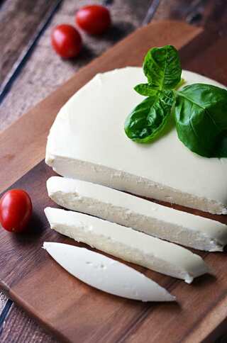How To Make Mozzarella Cheese At Home: Easy Steps