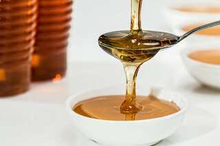 Honey vs Maple Syrup: Which is the Healthier Sweetener?