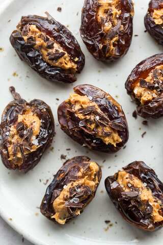 5 Delectable Travel Snacks to Elevate Your Next Adventure
