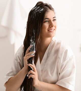5 DIY Hair Masks for Strong and Healthy Hair