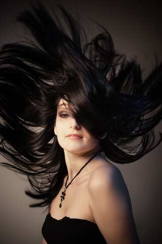 5 Foods to Maintain Healthy, Stronger Hair