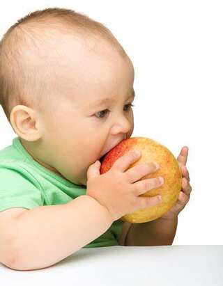 5 Minutes Recipe: Calcium-Rich Apple and Beetroot Puree For Babies