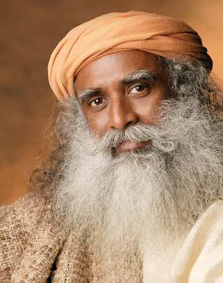 Top 5 Sadhguru Quotes on Mindfulness and Meditation
