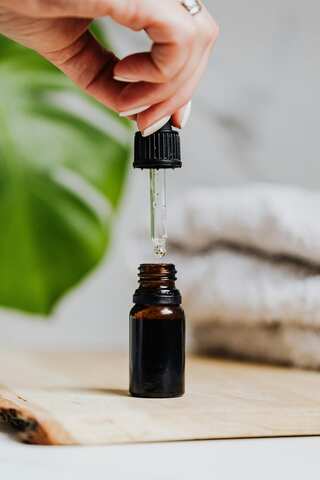 5-Step Guide to Making Your Own Vitamin C Serum at Home