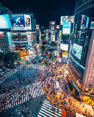 5 Iconic Streets Around the World Every Traveller Must Visit
