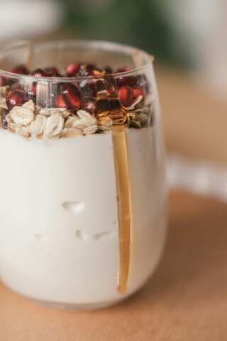 How to Make Healthy Oats and Almond Breakfast Smoothie