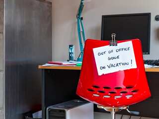 5 Tips To Fully Enjoy Your Vacation And Not Bother About Office
