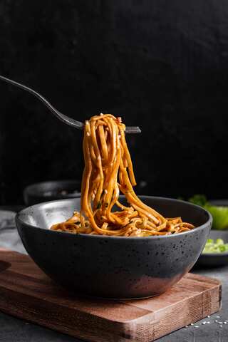 How to Make Delicious Hakka Noodles at Home?