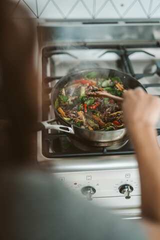 Why Ayurveda Suggests Eating Food Within 1-3 Hours of Cooking