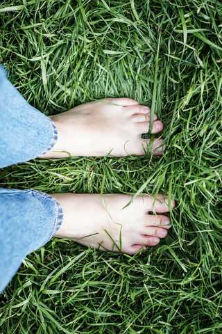 5 Unexpected Health Benefits of Going Barefoot
