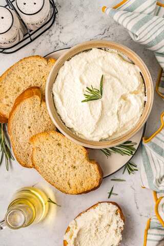 How To Make Cheese Spread At Home in 10 Minutes.