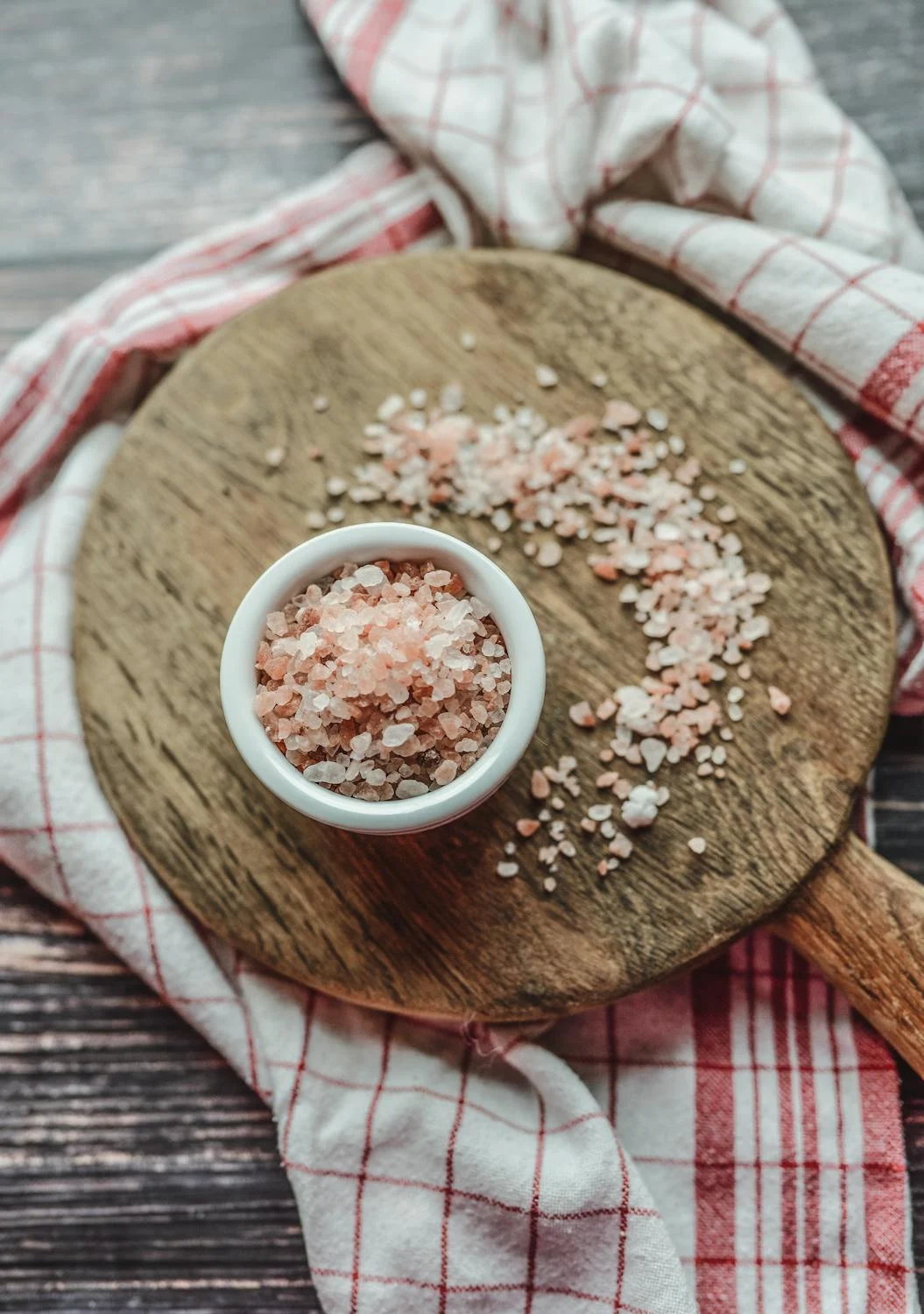 5 Benefits of Drinking Himalayan Salt Water in the Morning