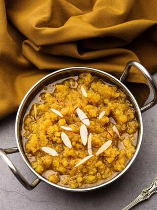5 Simple Steps to Make Moong Dal Halwa
