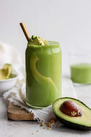 How to Make Delicious Avocado Smoothie in Minutes